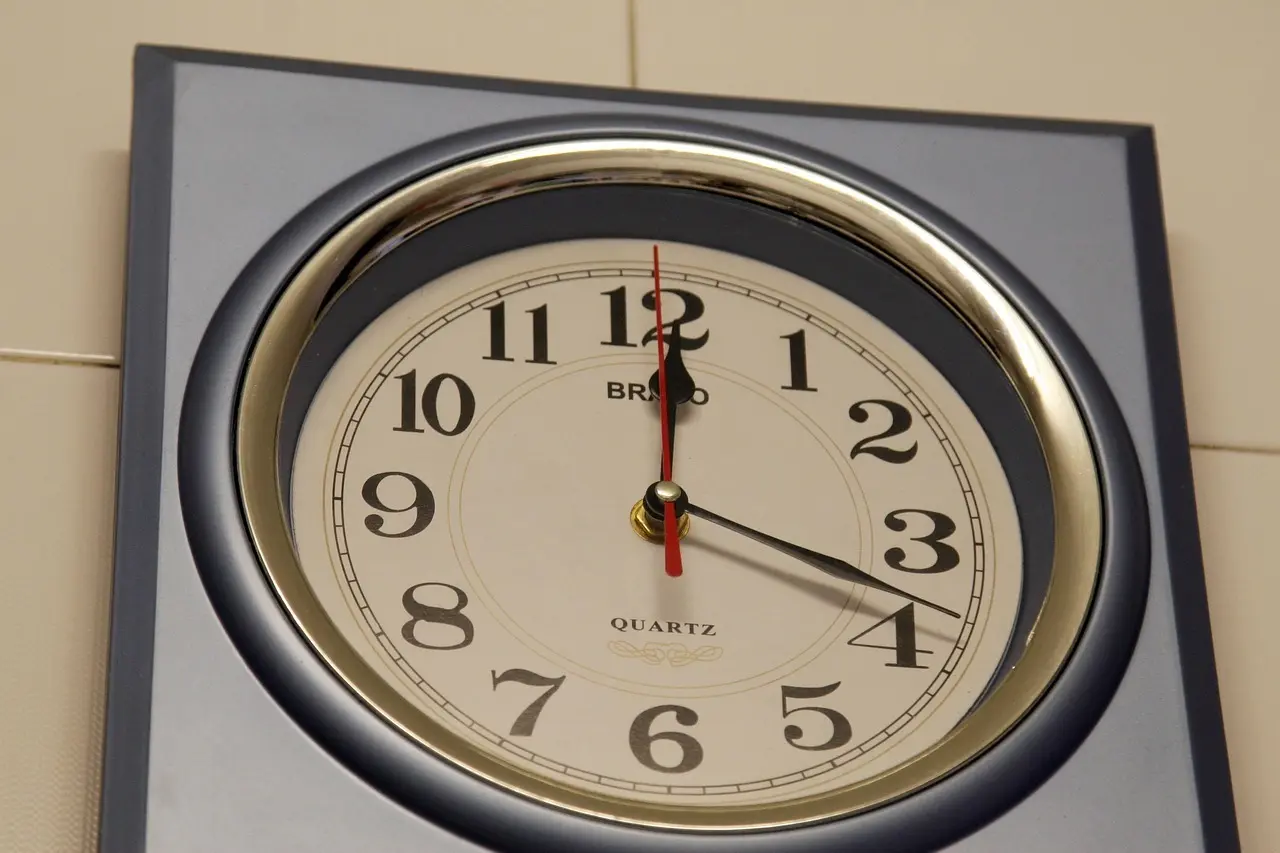 Guide: Sådan bruger du månedens arbejdstimer til at planlægge ferie og fridage