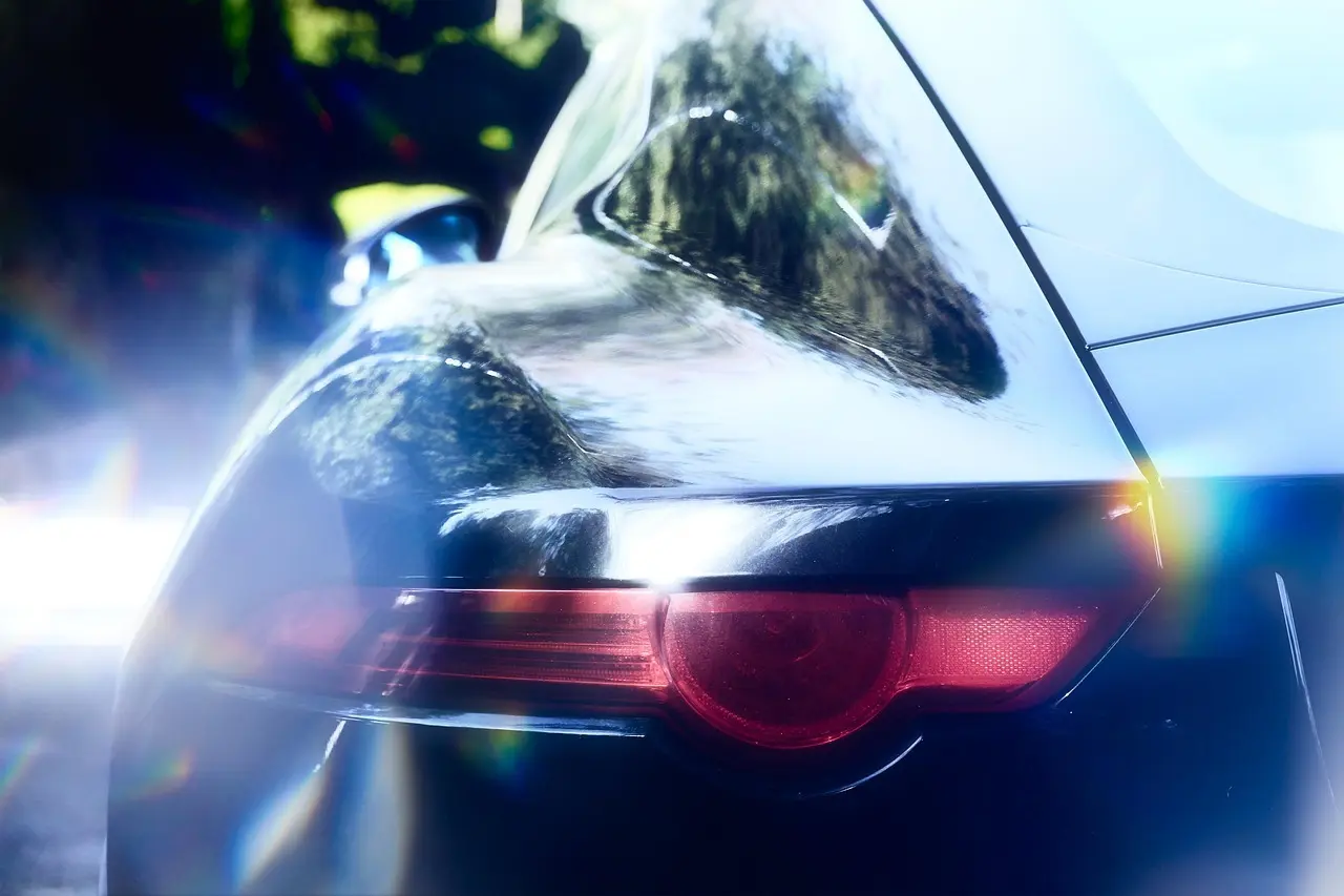 Sådan installerer du en lader til elbil i dit hjem: tjek af el, ladestik og sikkerhed